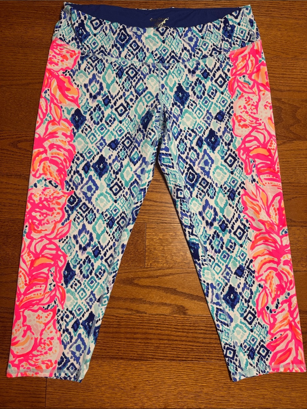XL Lilly Pulitzer Luxletic  Pink & Blue Patterned Capri Leggings